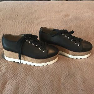 Women’s wedge shoe